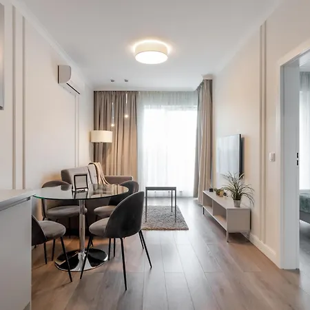 Urban Chic - Great Location- One Bedroom - Siedmiogrodzka 3