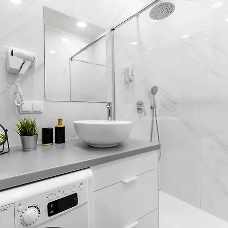 Urban Chic - Great Location- One Bedroom - Siedmiogrodzka 3 *