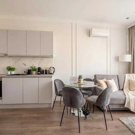 Urban Chic - Great Location- One Bedroom - Siedmiogrodzka 3 * Warschau