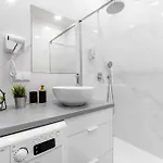 Urban Chic - Great Location- One Bedroom - Siedmiogrodzka 3 *